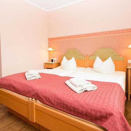 Hotel Garni Am Deich Zingst Buitenkant foto