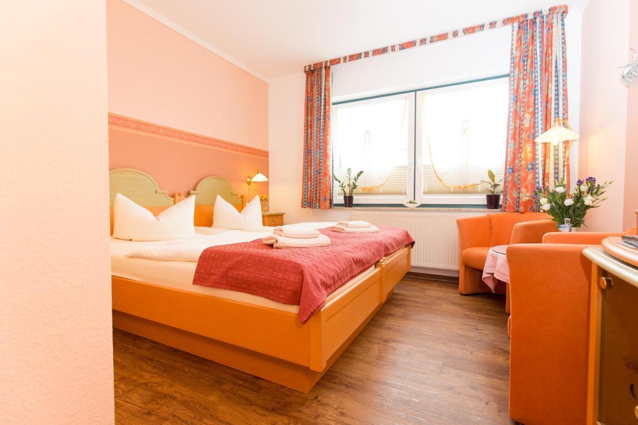 Hotel Garni Am Deich Zingst Buitenkant foto