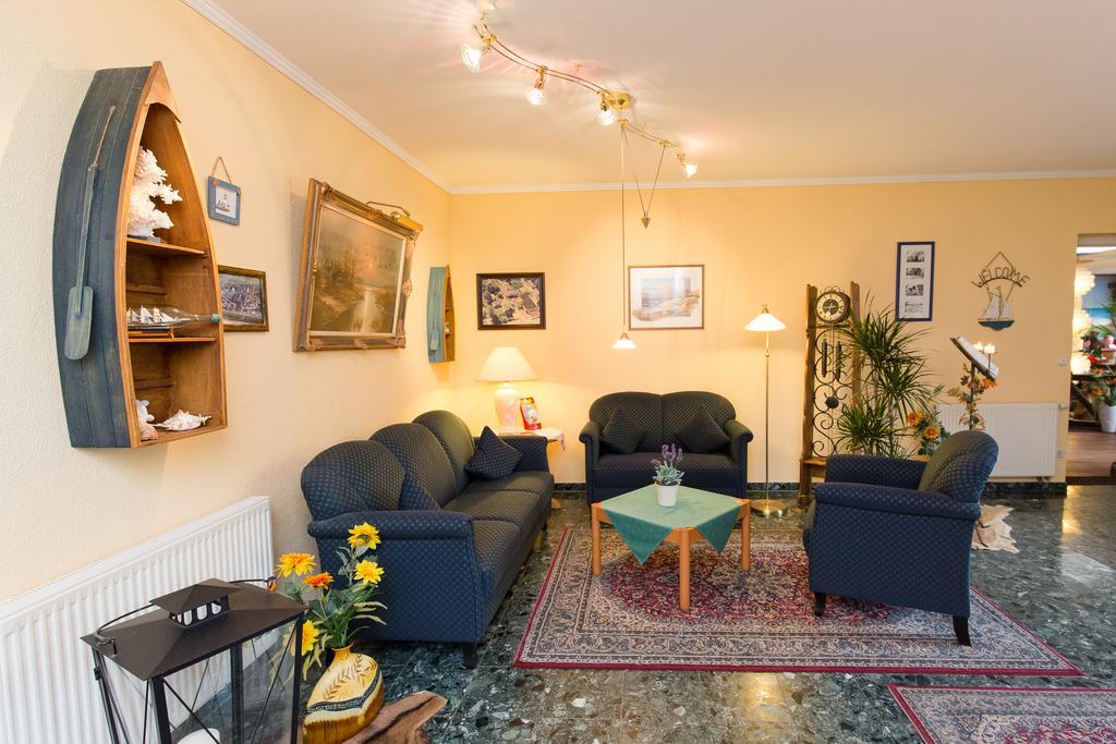 Hotel Garni Am Deich Zingst Buitenkant foto