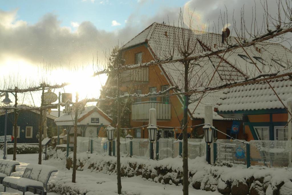 Hotel Garni Am Deich Zingst Buitenkant foto